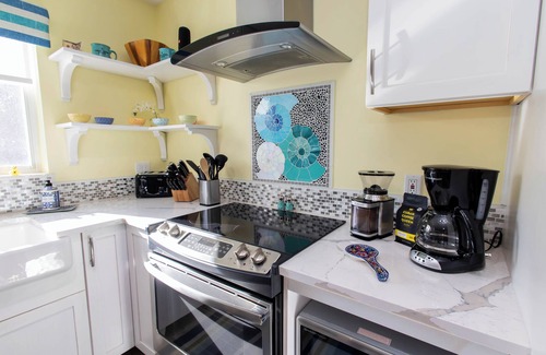 White St. Gallery Casa | L'Attitude Adjustment | 3 Bed, 2 Bath with pool in Key West