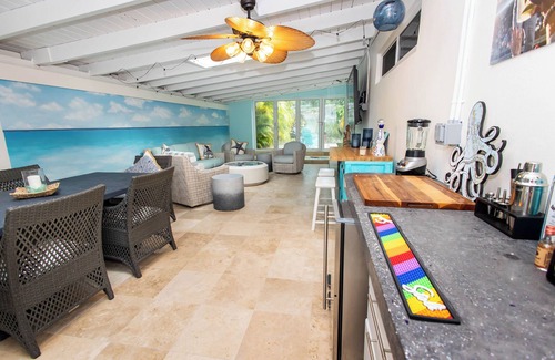 White St. Gallery Casa | L'Attitude Adjustment | 3 Bed, 2 Bath with pool in Key West