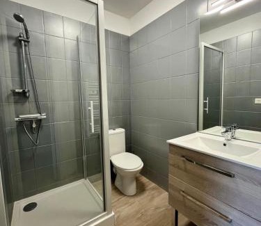Saint-Come-de-Fresne Apartamento | L'Azalée, avec accès piscine et jacuzzi
