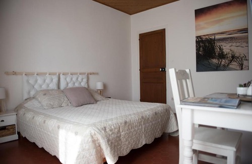 Salin-de-Giraud Cama Y Desayuno | L'effet mer