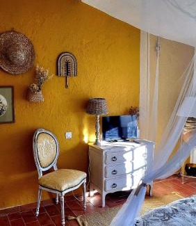 Tourrettes-sur-Loup Cama Y Desayuno | L'Effrontée