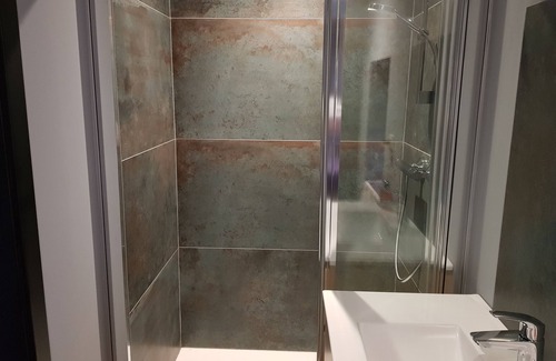 Liepvre Apartamento | L'Indus-Apartamento-Familiar-Baño con ducha