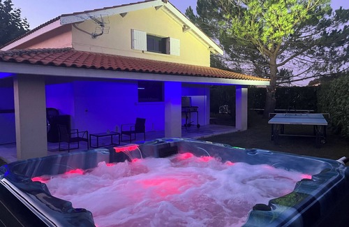La Lande-de-Fronsac Cabaña | Casa rural con piscina en el corazón de la ruta del vino.