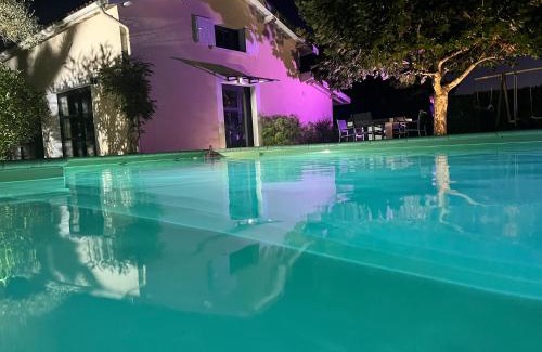 La Lande-de-Fronsac Casa | L Escale Girondine avec son spa, son sauna et sa piscine privative