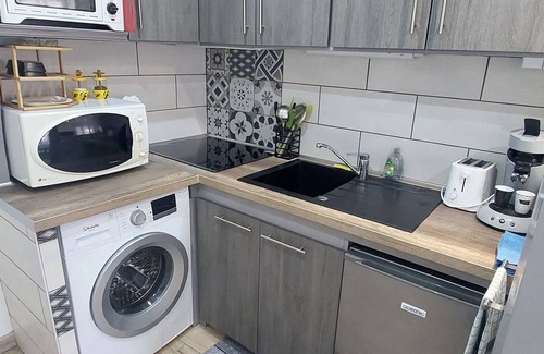 Gap Apartamento | L'Escale historic city center rated 3 stars.