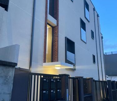 Aubervilliers Apartamento | L'escale Parisienne - METRO 3 min, Proche JO, Direct au Louvre,Galeries Lafayette, Opéra,