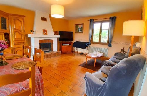 Saint-Andre-de-Cubzac Casa | L'Evasion, maison spacieuse, véranda, parking