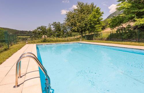 Talloires-Montmin Apartamento | L'Hermitage, 3 appartements avec terrasse, vue lac, parking et PISCINE, LLA Selections by Location Lac Annecy