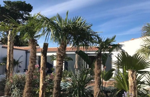 Saint-Georges-d'Oleron Villa | L'Iliade, large modern villa near the beach with heated pool