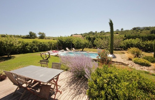 Malemort-du-Comtat Villa | Villa en el campo con impresionantes vistas y piscina privada.