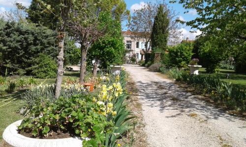 Le Gue-de-Velluire Cama Y Desayuno | L'Isle de Bourbon