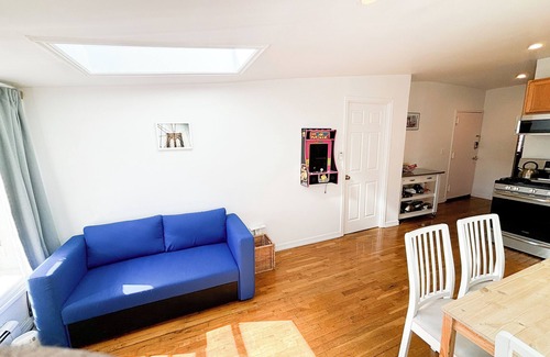 Bedford-Stuyvesant Apartamento | @L @@ K!😍 Utopía iluminada por el sol, 3 habitaciones en piedra rojiza de 20 pies de ancho