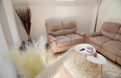 Mladenovac Apartamento | L&L Apartman