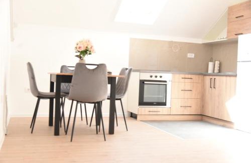 Mladenovac Apartamento | L&L Apartman