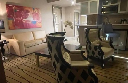 Las Vegas Villa | L&L Getaways 1