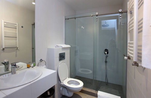 Chugureti Hotel | L.M Club Hotel