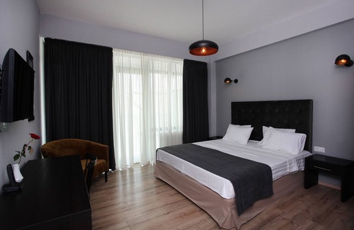 Chugureti Hotel | L.M Club Hotel