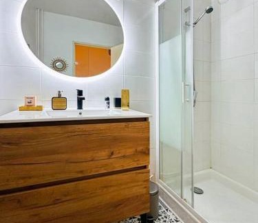 Villefranche-sur-Saone Apartamento | L'Oasis -T4 Garage Clim Terrasse WIFI Centre-Ville