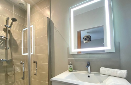 Arenes Romaines - Saint-Martin-du-Touch Apartamento | L'Occitan - Studio climatisé avec parking