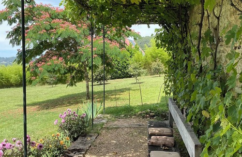 Bezenac Casa | L'Olmède, a beautiful property with charm, large park with trees and private pool