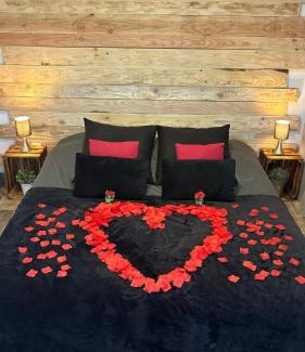 Saint-Julien-les-Rosiers Apartamento | L'Orée Cévenole, SPA & Panorama d'Exception