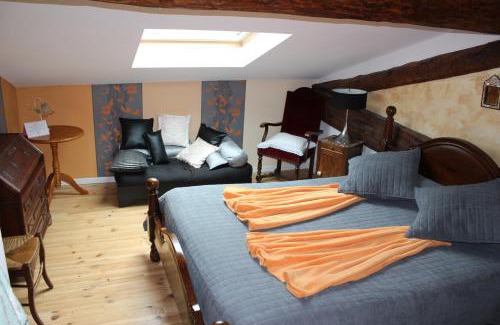 Comus Casa | L'Oustal de l'Annetta Chambres et Tables d'Hôtes