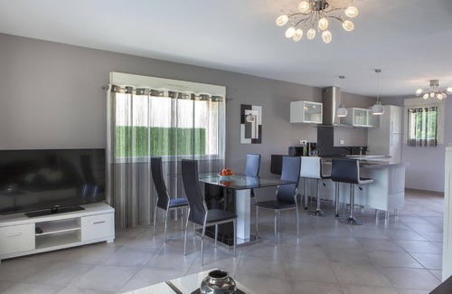 Grillon Villa | L 'OUSTAOU CON SU PISCINA Y JARDÍN
