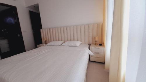 Ibbanwala Apartamento | L&S Trizen Luxury Apartments