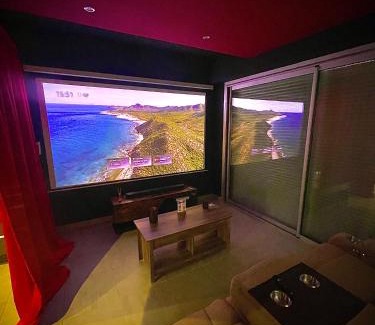 Quartier des Eaux-Claires Apartamento | L unique Cinéma Room
