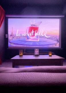Quartier des Eaux-Claires Apartamento | L unique Cinéma Room