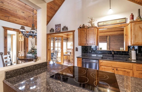 Branson West Cabina | Lodge 51 - "Almost Heaven" Lodge -Two Bedroom PLUS, SEE DESC. for SUMMER SPECIAL