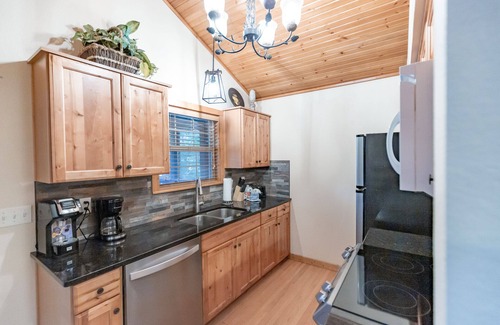 Reeds Spring Cabina | L069 Lakeside Delight 2Br Lakefront Cabin, SEE DESC. for SUMMER SPECIAL