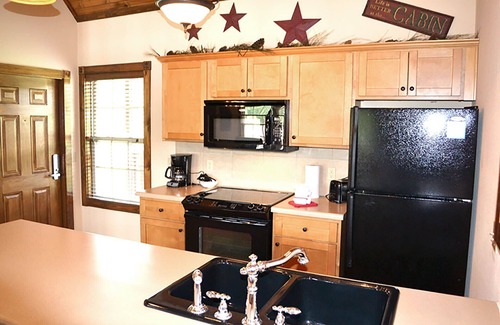 Reeds Spring Cabina | L131A, 1 Br Loft Lakeview Cabin, SEE DESC. for SUMMER SPECIAL
