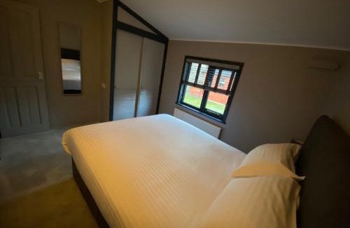Bethesda Casa | L19 - Penrhyn Spa Lodge with Hot Tub