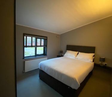 Bethesda Casa | L19 - Penrhyn Spa Lodge with Hot Tub