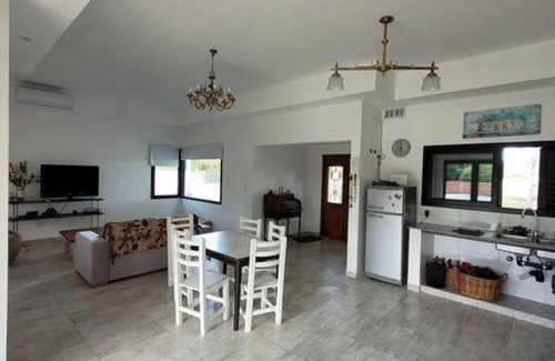 San Andrés de Giles Casa | La Acacia.