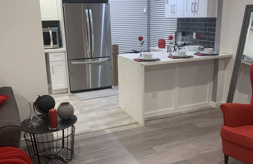 Compton Casa | LA Adjacent and close to all major LA & OC sites!