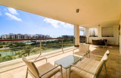 Playa Mujeres Apartamento | La Amada Master PH03-M Torre E
