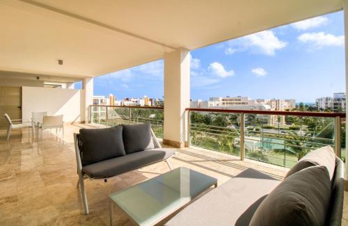 Playa Mujeres Apartamento | La Amada Master PH03-M Torre E