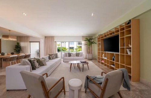 Playa Mujeres Apartamento | La Amada Residences Private Beach Getaway with Pools & Gym