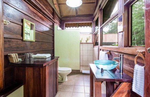 Guayabo Cabina | La Anita Rainforest Ranch