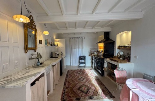 Aigueze Casa | La Bâtisse de Rêve, Authentic Villa for 8 people with Jacuzzi