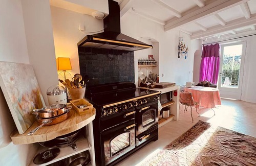 Aigueze Casa | La Bâtisse de Rêve, Authentic Villa for 8 people with Jacuzzi