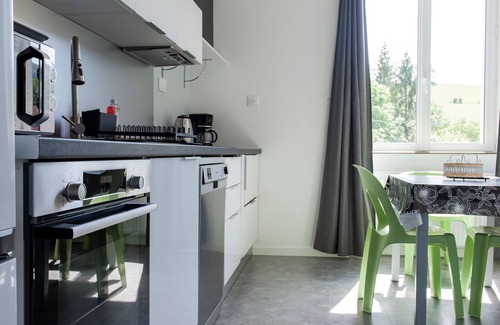 Le Petit-Abergement Apartamento | La Bâtisse L'arbre Gris