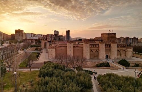 La Almozara Apartamento | La balconada de la Aljafería con parking privado