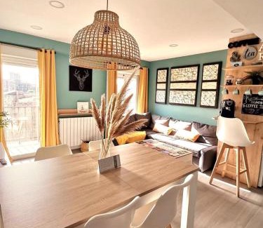 La Almozara Apartamento | La balconada de la Aljafería con parking privado
