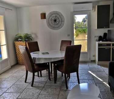 Pont-Saint-Esprit Casa | LA BASTIDE DES MACALO