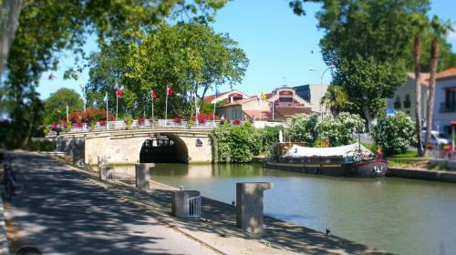 Villeneuve-les-Beziers Casa | la bastide du soleil, gite avec piscine