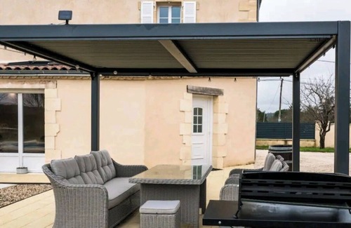 Cours-de-Pile Casa | La Bastide : Piscine Chauffée, Clim et Pétanque, Animaux Acceptés !