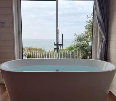 Saint-Come-de-Fresne Cabina | La Bayeuzen - La Mer